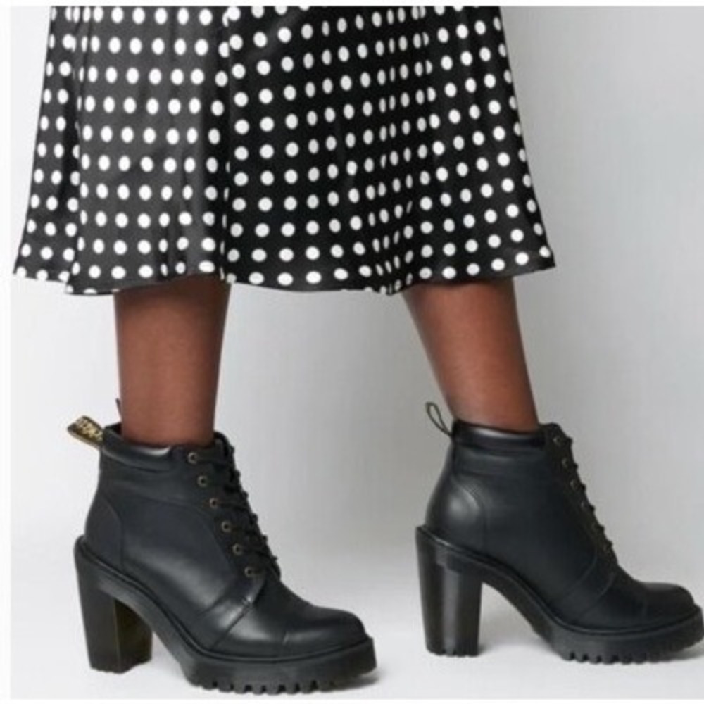Dr Martens Averil Boots Black Leather Lace Up Heeled Ankle Boot Platform Size 8